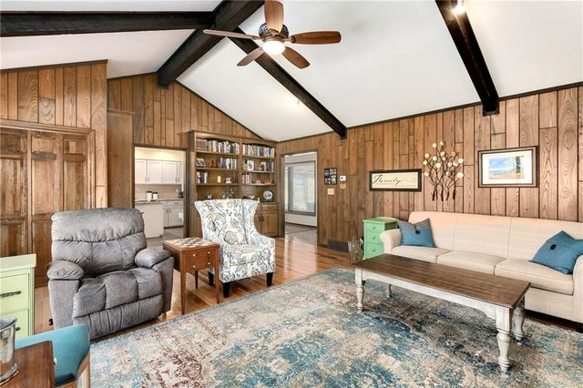 1800 Pine Ridge Drive, Leavenworth, KS 66048