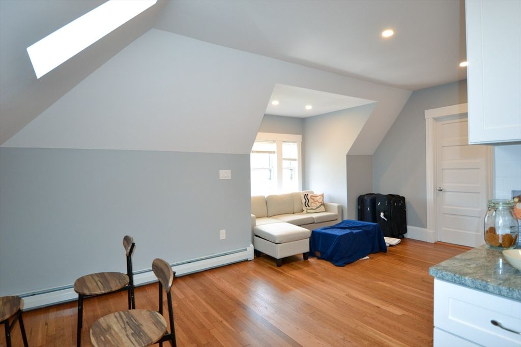 6-8 South St 3, Boston, MA 02135