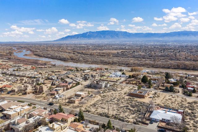 Alamogordo Drive NW, Albuquerque, NM 87120