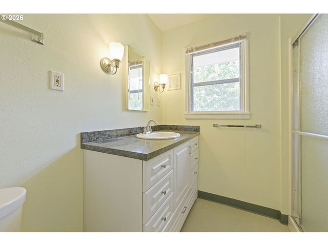 3828 Ne 75TH Ave, Portland, OR 97213