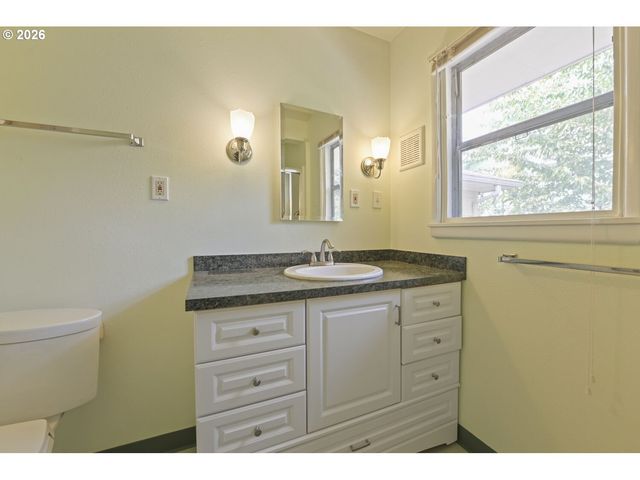 3828 Ne 75TH Ave, Portland, OR 97213