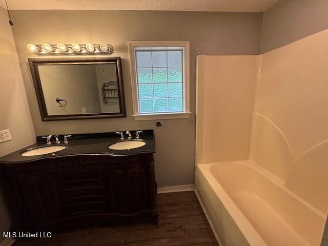 800 Roys Road, Gautier, MS 39553