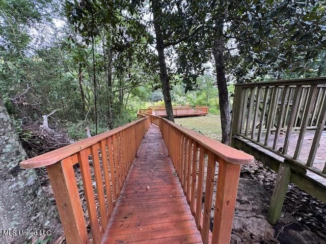 800 Roys Road, Gautier, MS 39553