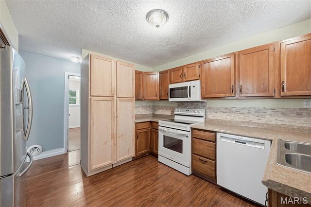 2243 Henson Farm Road, Festus, MO 63028