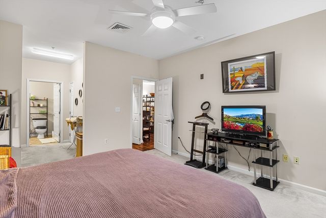 2 Arden Mills Way 2305, Fitchburg, MA 01420