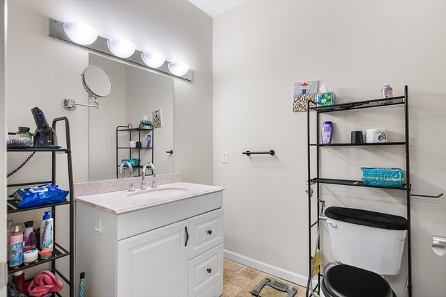 2 Arden Mills Way 2305, Fitchburg, MA 01420