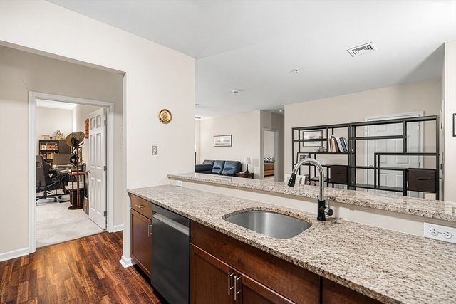 2 Arden Mills Way 2305, Fitchburg, MA 01420
