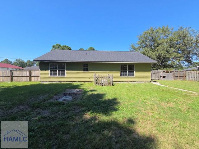 184 W Kenny Drive, Hinesville, GA 31313