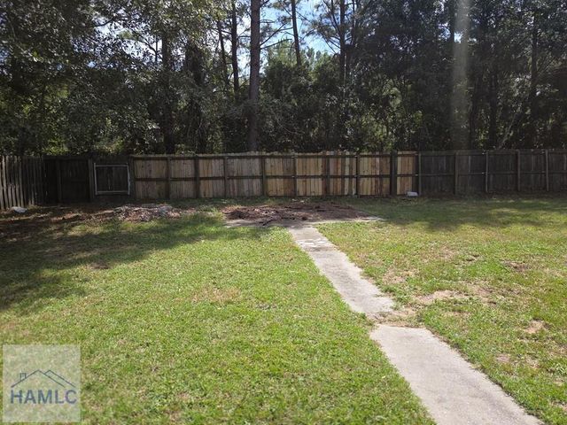 184 W Kenny Drive, Hinesville, GA 31313