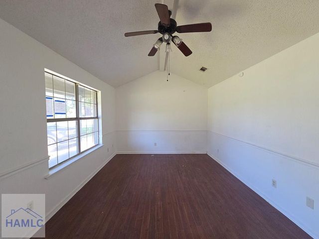 184 W Kenny Drive, Hinesville, GA 31313