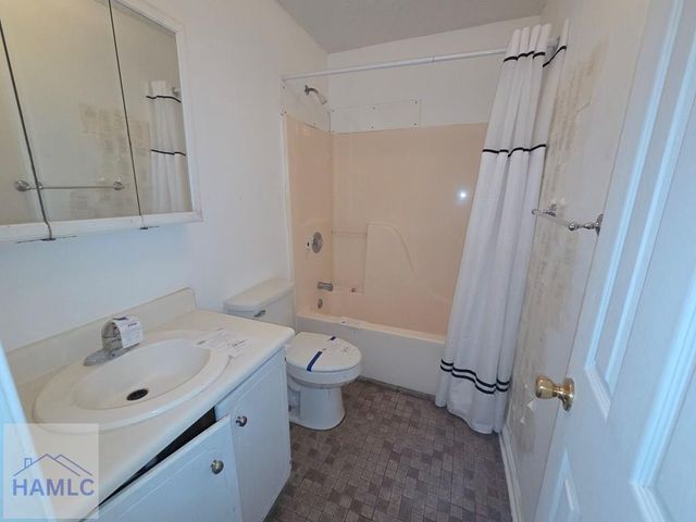 184 W Kenny Drive, Hinesville, GA 31313