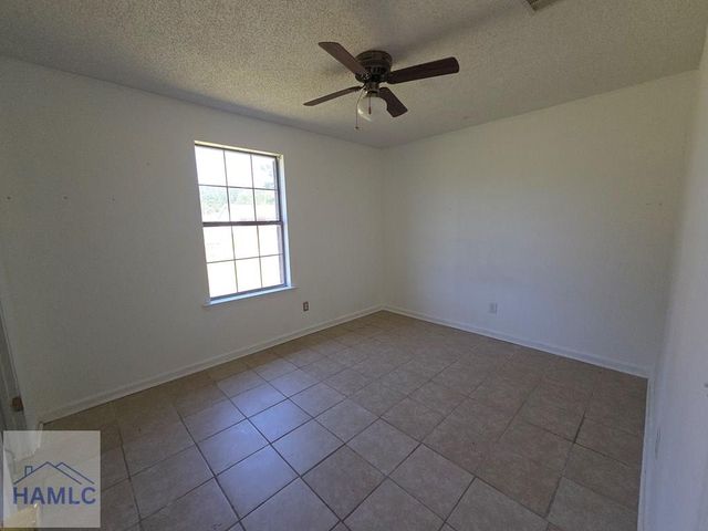 184 W Kenny Drive, Hinesville, GA 31313