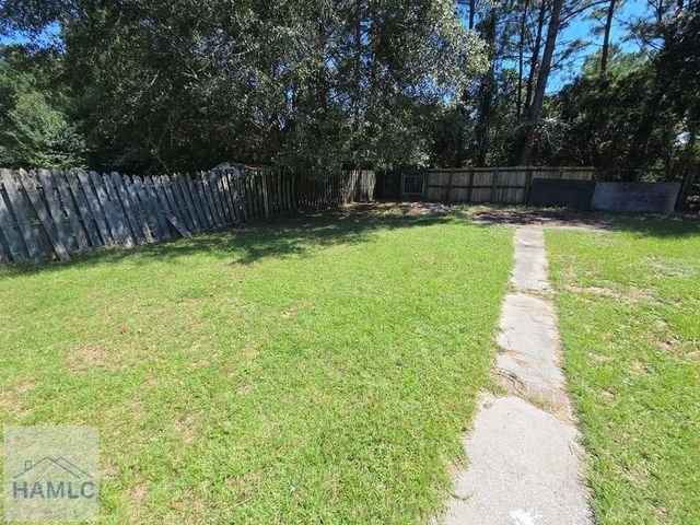 184 W Kenny Drive, Hinesville, GA 31313