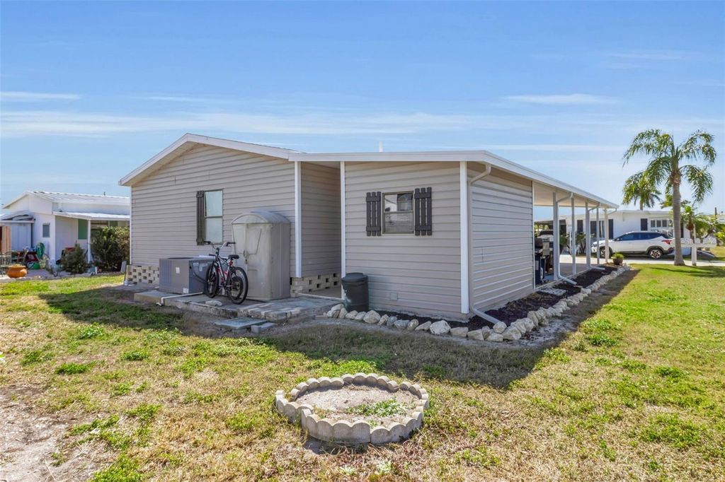 Image 12 of property listing at 10315 CORTEZ ROAD W 26J, Bradenton, FL 34210