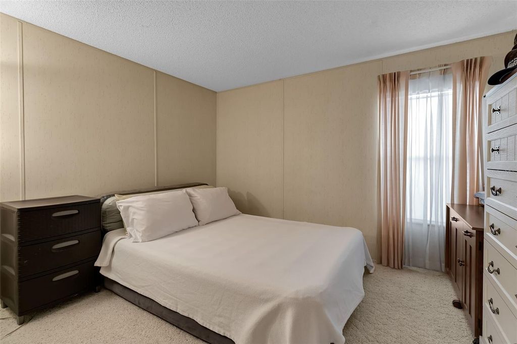 Image 25 of property listing at 10315 CORTEZ ROAD W 26J, Bradenton, FL 34210