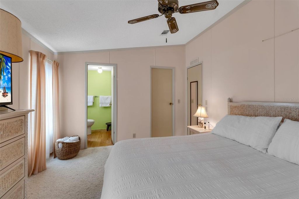 Image 30 of property listing at 10315 CORTEZ ROAD W 26J, Bradenton, FL 34210