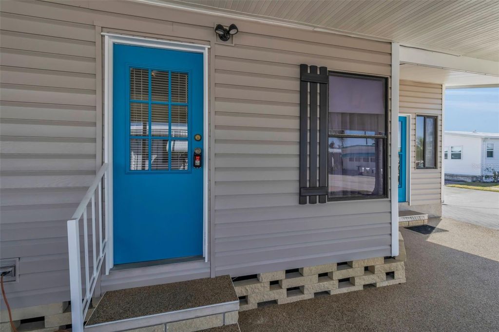 Image 33 of property listing at 10315 CORTEZ ROAD W 26J, Bradenton, FL 34210