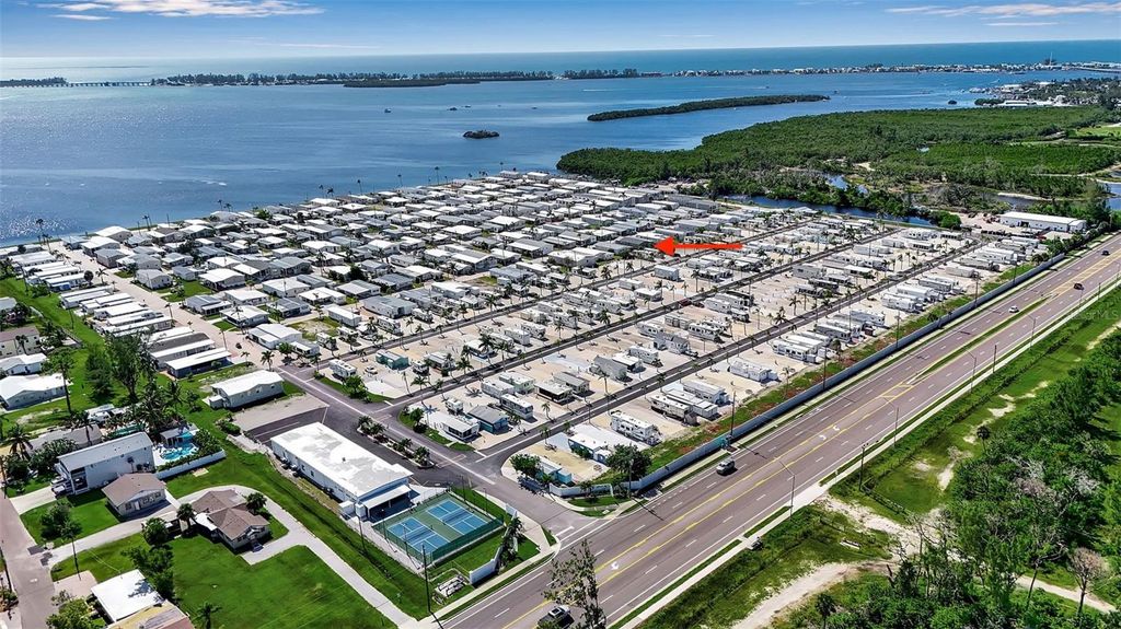 Image 38 of property listing at 10315 CORTEZ ROAD W 26J, Bradenton, FL 34210