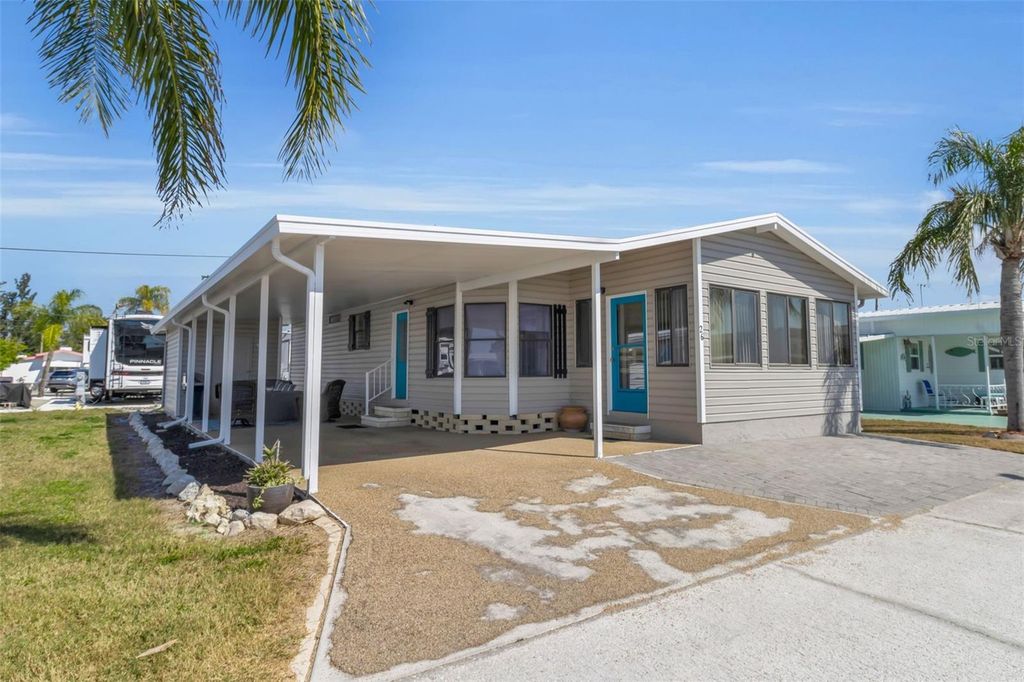 Image 7 of property listing at 10315 CORTEZ ROAD W 26J, Bradenton, FL 34210