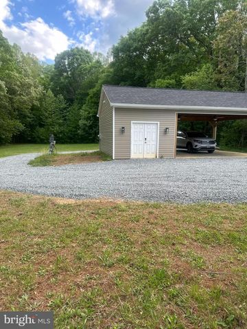 1326 KINGS HWY, King George, VA 22485