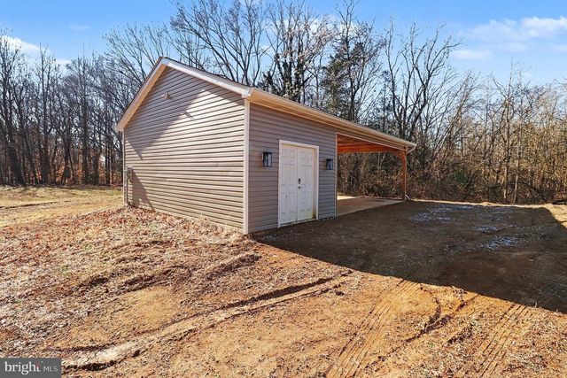 1326 KINGS HWY, King George, VA 22485