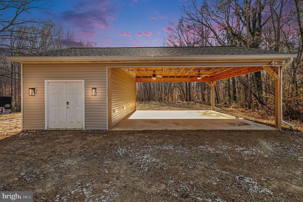 1326 KINGS HWY, King George, VA 22485