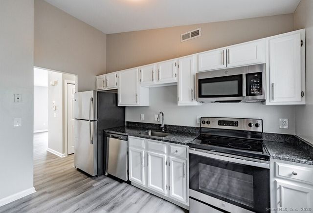 253 West River Street, Milford, CT 06460