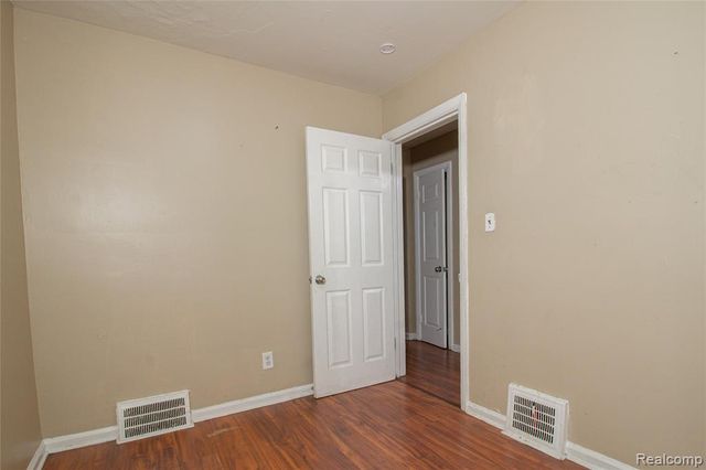 15057 Evergreen Road, Detroit, MI 48223