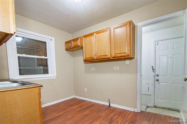 15057 Evergreen Road, Detroit, MI 48223