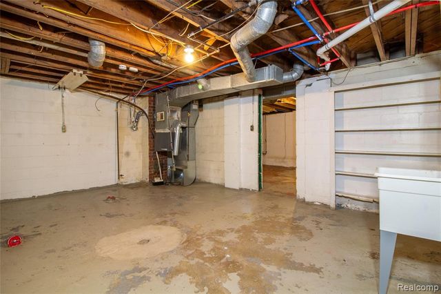 15057 Evergreen Road, Detroit, MI 48223