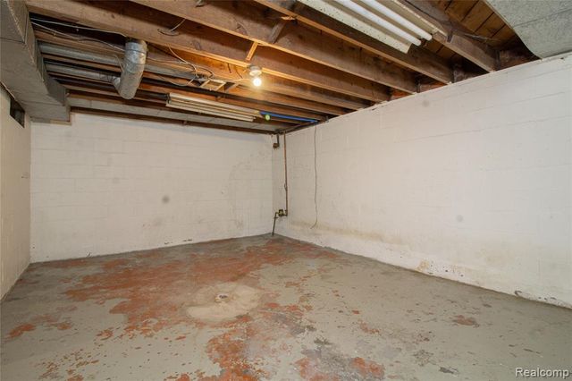 15057 Evergreen Road, Detroit, MI 48223