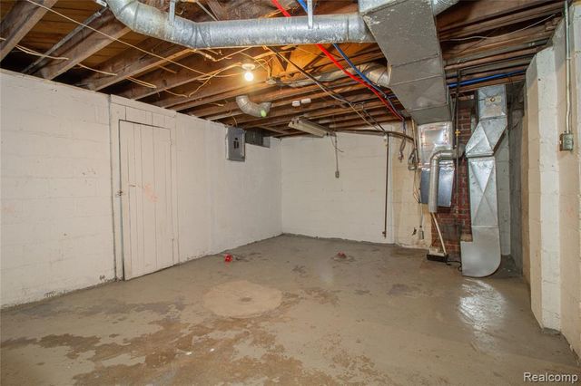 15057 Evergreen Road, Detroit, MI 48223