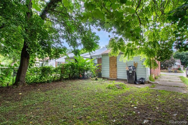15057 Evergreen Road, Detroit, MI 48223