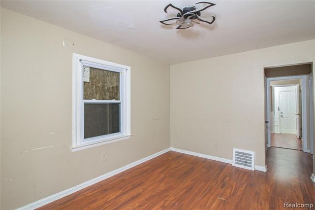 15057 Evergreen Road, Detroit, MI 48223