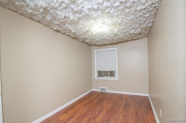 15057 Evergreen Road, Detroit, MI 48223