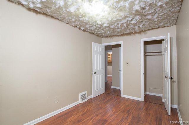 15057 Evergreen Road, Detroit, MI 48223