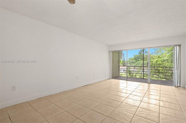 4215 N University Dr 305, Sunrise, FL 33351
