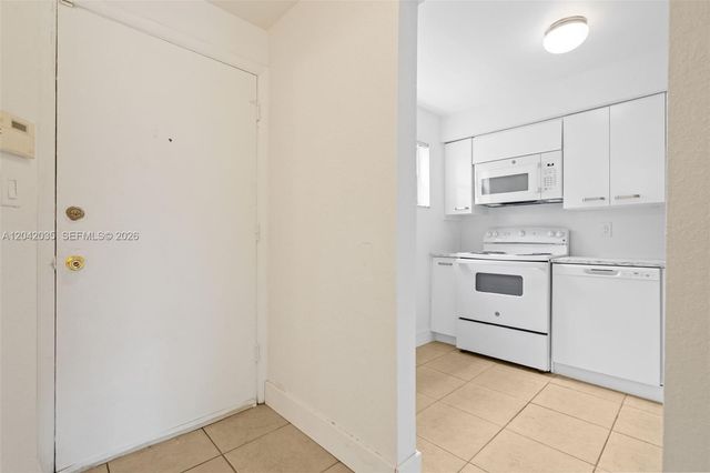 4215 N University Dr 305, Sunrise, FL 33351