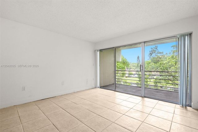 4215 N University Dr 305, Sunrise, FL 33351