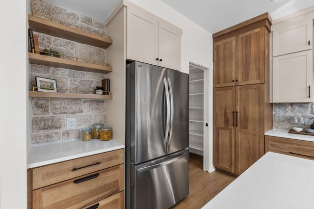 1904 Creekside Drive SW, Byron Center, MI 49315