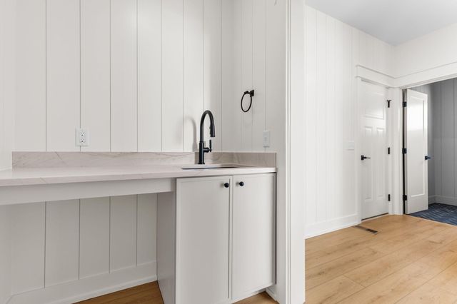 1904 Creekside Drive SW, Byron Center, MI 49315