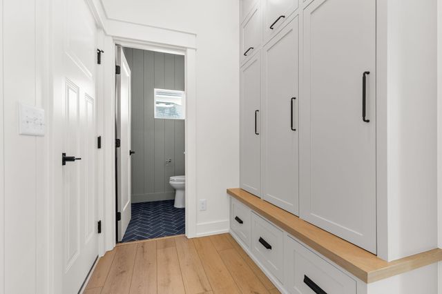 1904 Creekside Drive SW, Byron Center, MI 49315