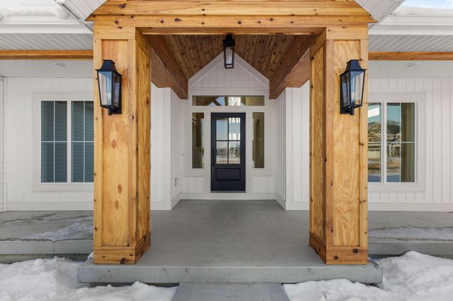 1904 Creekside Drive SW, Byron Center, MI 49315