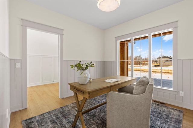 1904 Creekside Drive SW, Byron Center, MI 49315