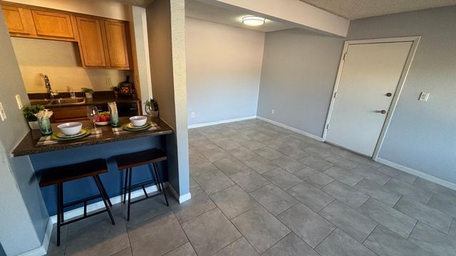 1130 E Butler Drive Apt B4, Phoenix, AZ 85020