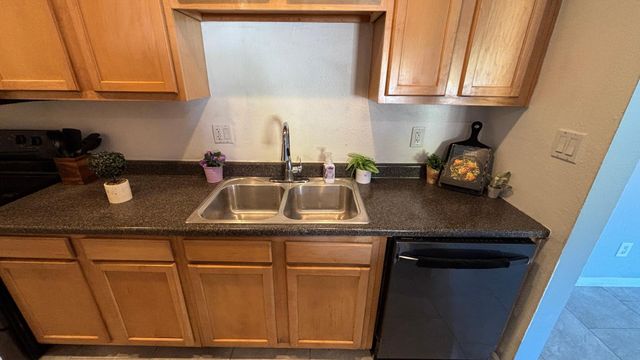 1130 E Butler Drive Apt B4, Phoenix, AZ 85020