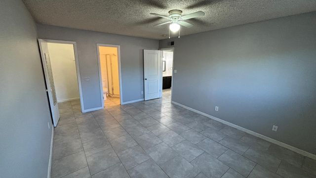 1130 E Butler Drive Apt B4, Phoenix, AZ 85020