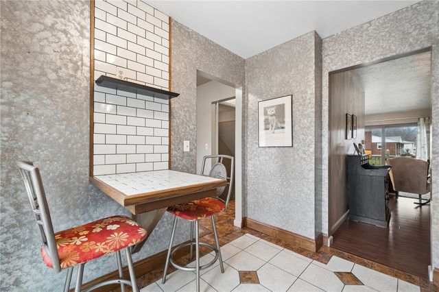 300 Williamsburg Ln, Murrysville, PA 15632