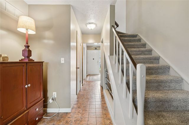 300 Williamsburg Ln, Murrysville, PA 15632