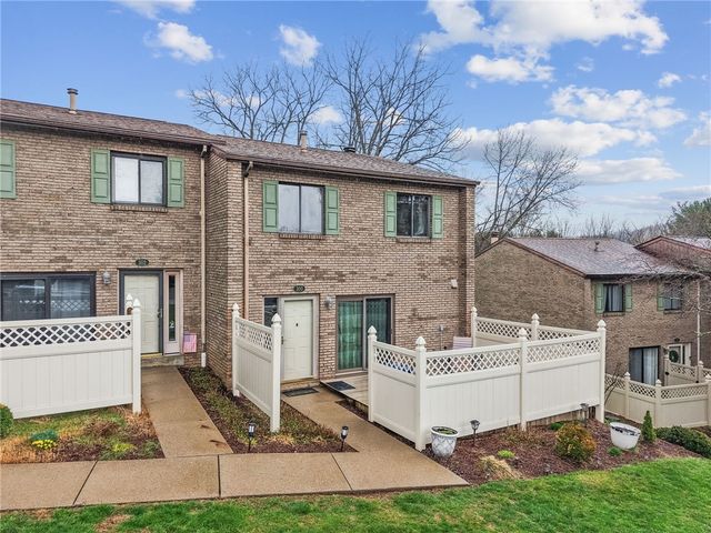 300 Williamsburg Ln, Murrysville, PA 15632